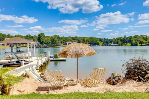 Smith Mountain Lake Retreat W/ Private Beach!