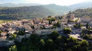 LES REMPARTS - Venasque