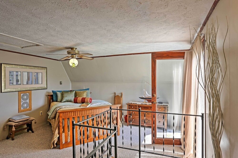 Lakeview A-Frame Steps To Marina & Old Field Beach