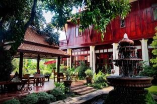 Baan Lhang Wangh บ้านหลังวัง