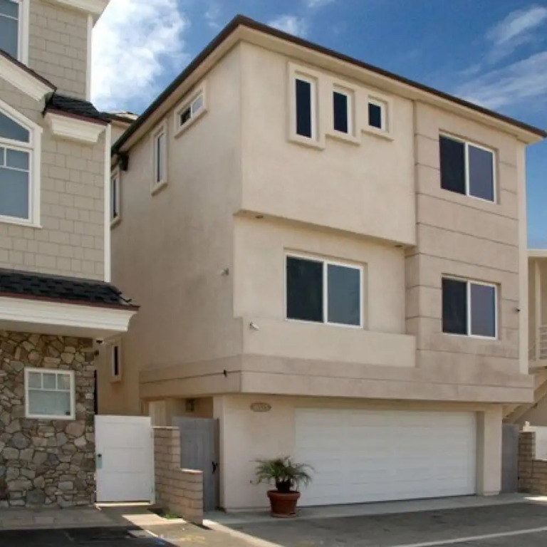 5 Bedroom Beachfront Masterpiece