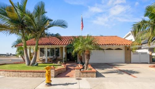 Single Story Remodeled Home W Ac Great Backyard Quit Location Near Beach W Bikes