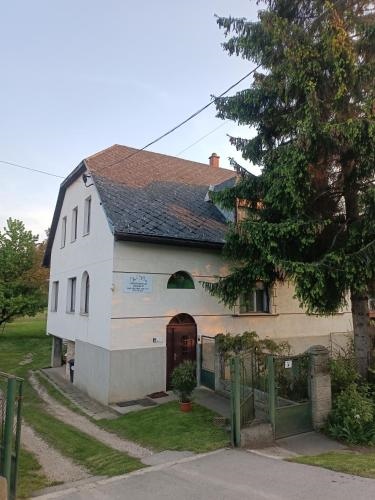 Vár-Lak Vendégház