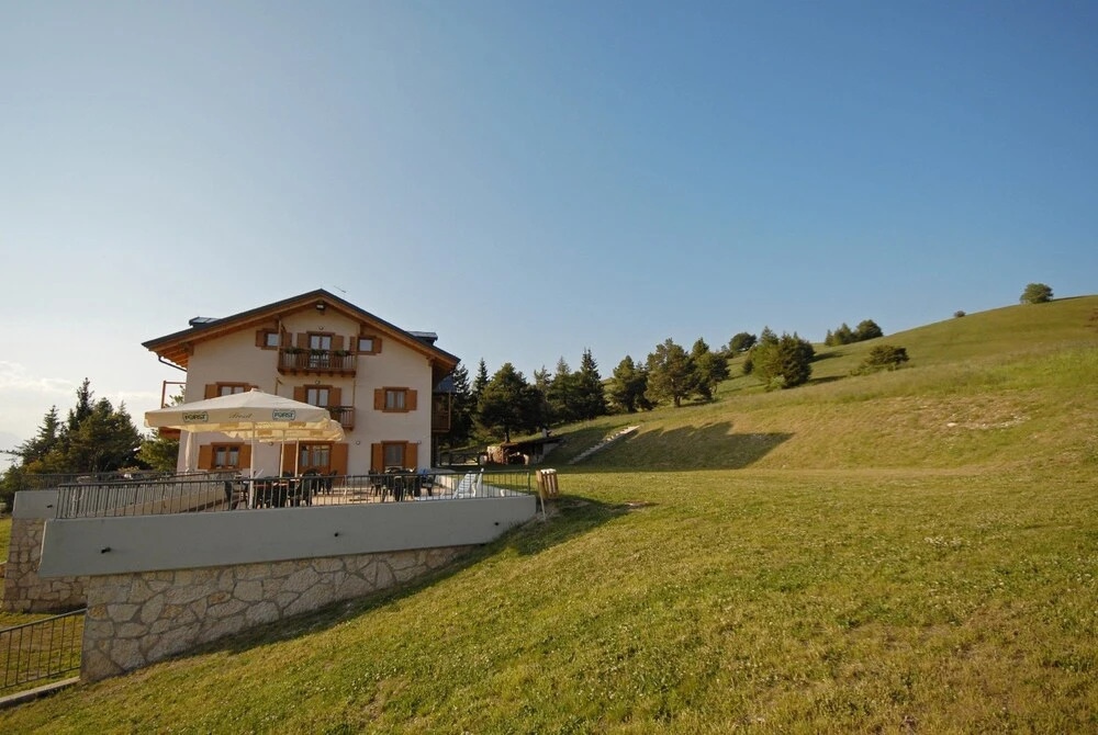 Rifugio Predaia ai Todesci