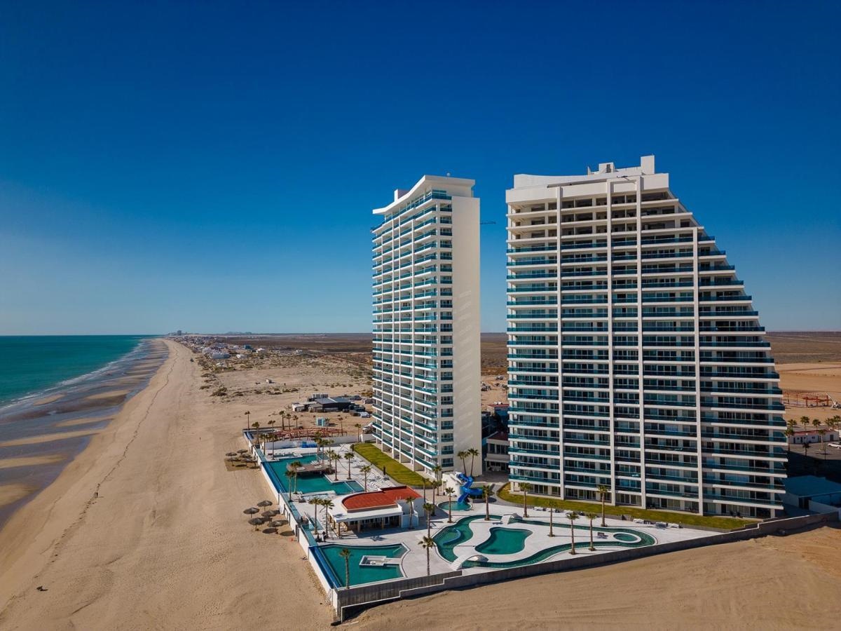 Encantame Towers Free American Breakfast - Beach Cabana