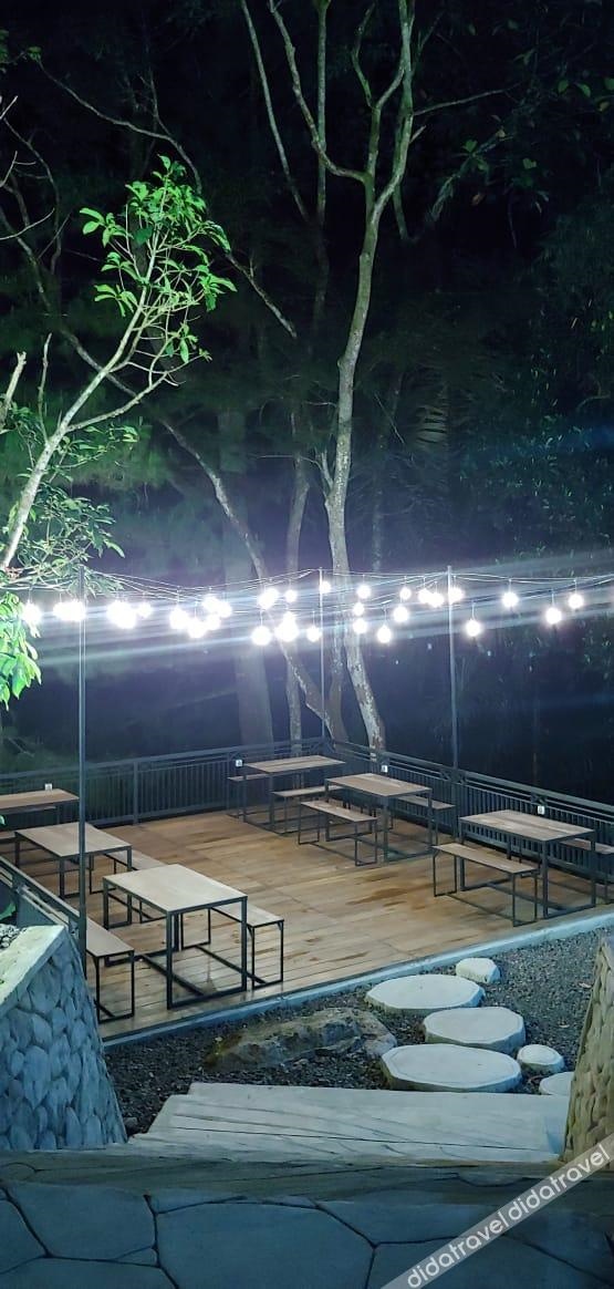 Akuja Coffee & Resort