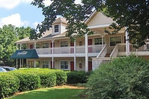 HomeTowne Studios by Red Roof Atlanta - Lawrenceville