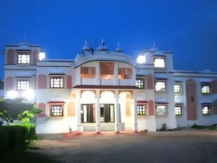 Chandra Hill Resort