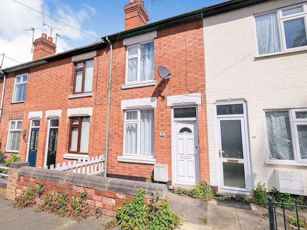 Lovely Large 2 bed House With 2 Reception Rooms