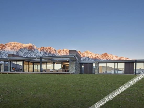 Jack's Point Lake House