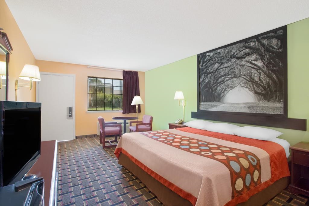 Super 8 by Wyndham Darien