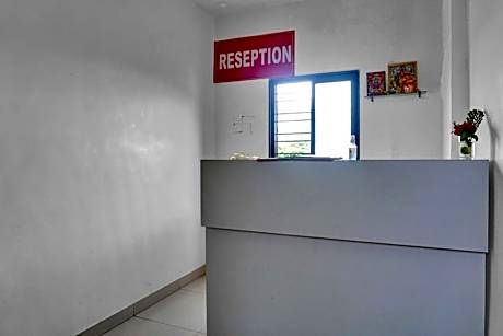 SPOT ON 82638 Purandar Lodge