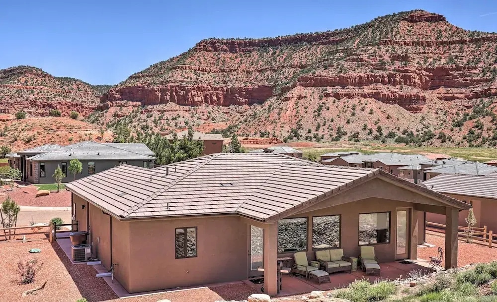 Day Trip to Zion: Home w/ Fire Pit & Pool Access