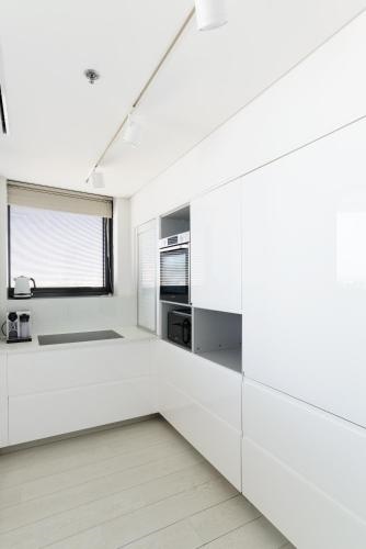 Bat Yam Luxury with Terrace & Sea View