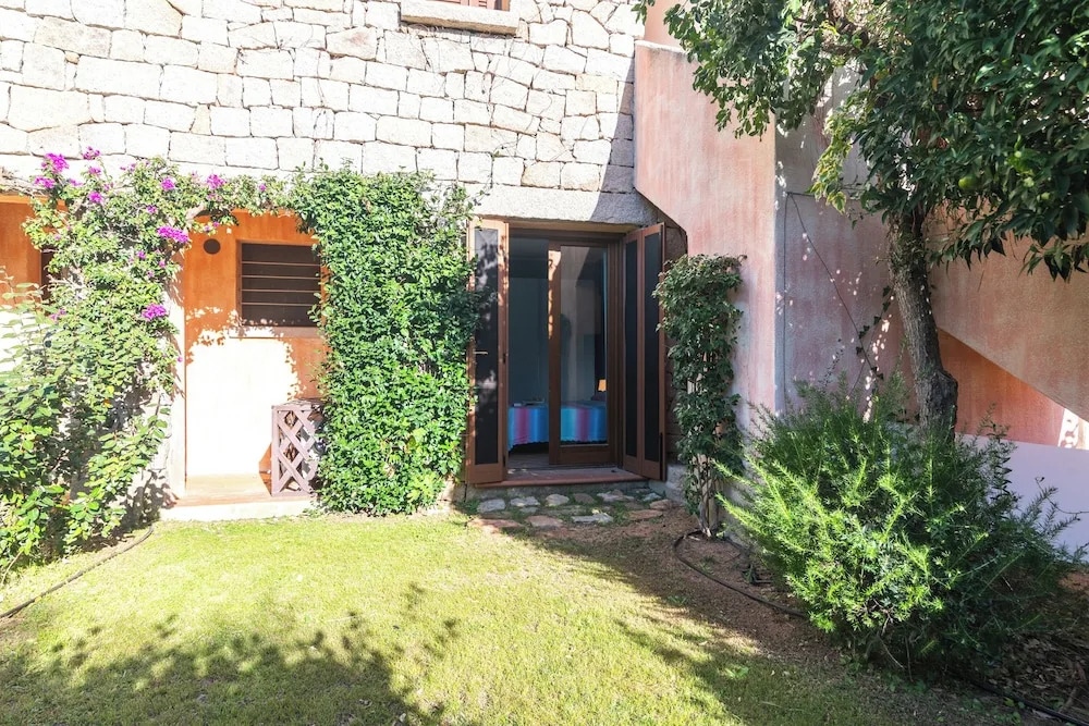 Il Borgo Vip D2 700 Mt From The Beach