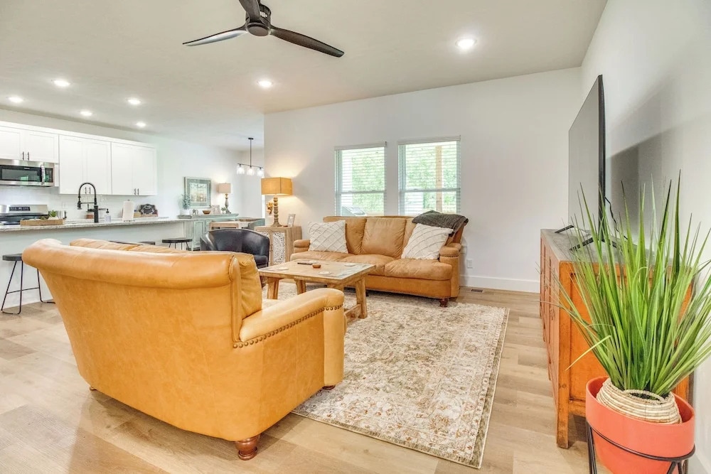 Flippin Vacation Rental: Walk to White River!