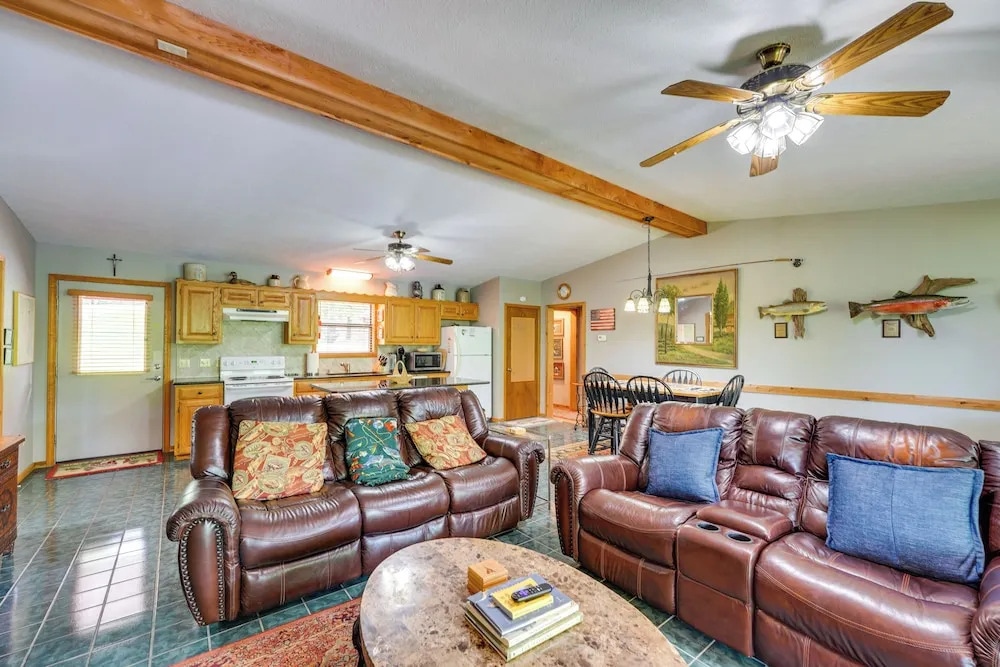 Flippin Home w/ Fire Pit: Walk to White River!