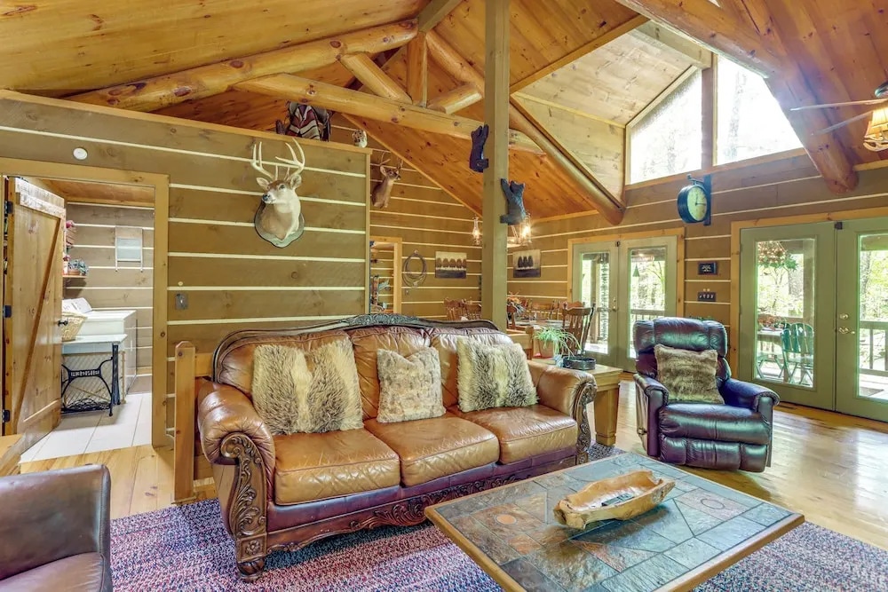 'drifting Feather' Mountain Cabin: Waterfront Deck