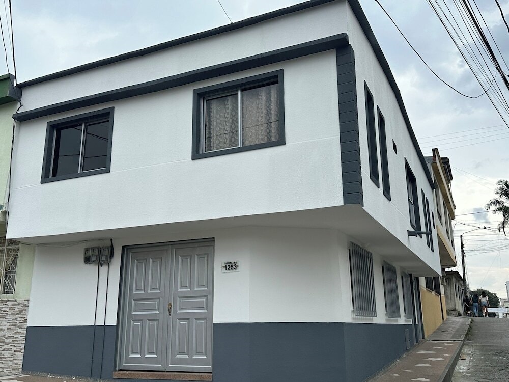 Espectacular apto via termales