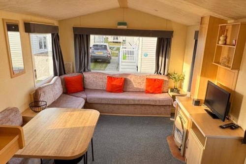 3 Bedroom, 8 Berth, Cosy Static Family Caravan