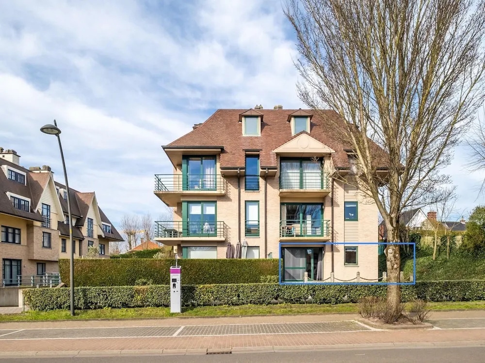 Artemis gvo2 apartment in Koksijde near the beach