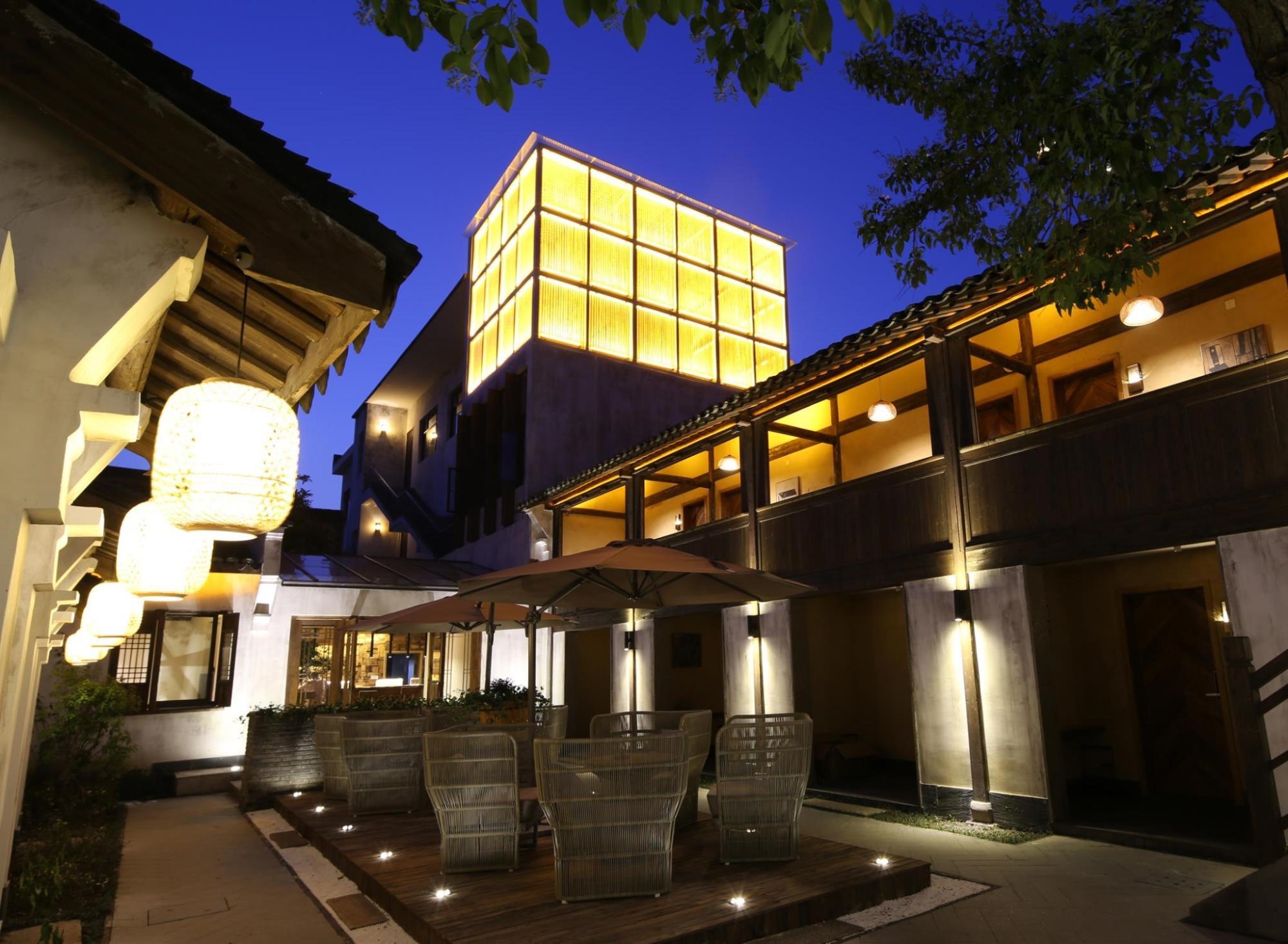 Wuzhen Dahong Inn