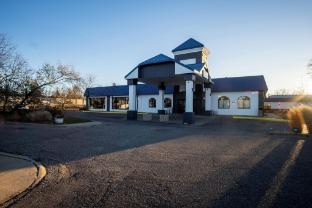 Blue Way Inn & Suites Eagan