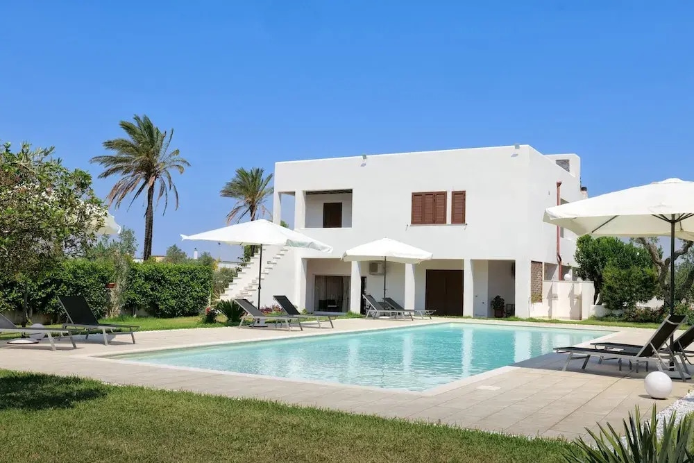 Tenuta Ricco Mono With Pool And Garden