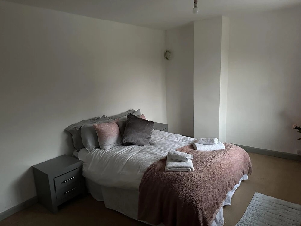 Captivating 1 bed House in Ammanford
