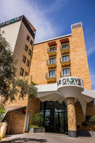 Le Grove Hotel