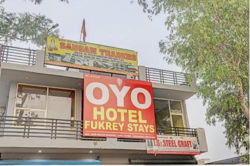 Fukrey Stays Hotel