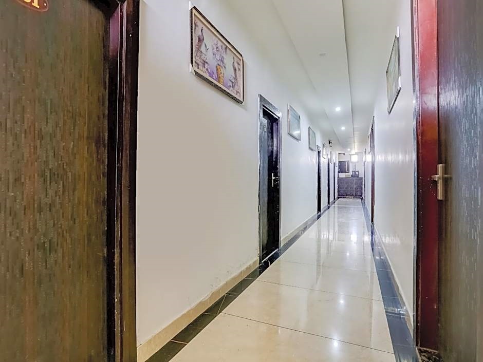 Collection O Mukur Hotel And Restaurant