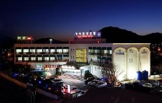 Gaya Tourist Hotel
