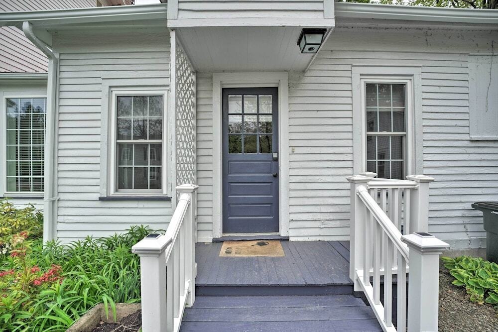 Romantic Country Apt by Lake Erie & Wineries!