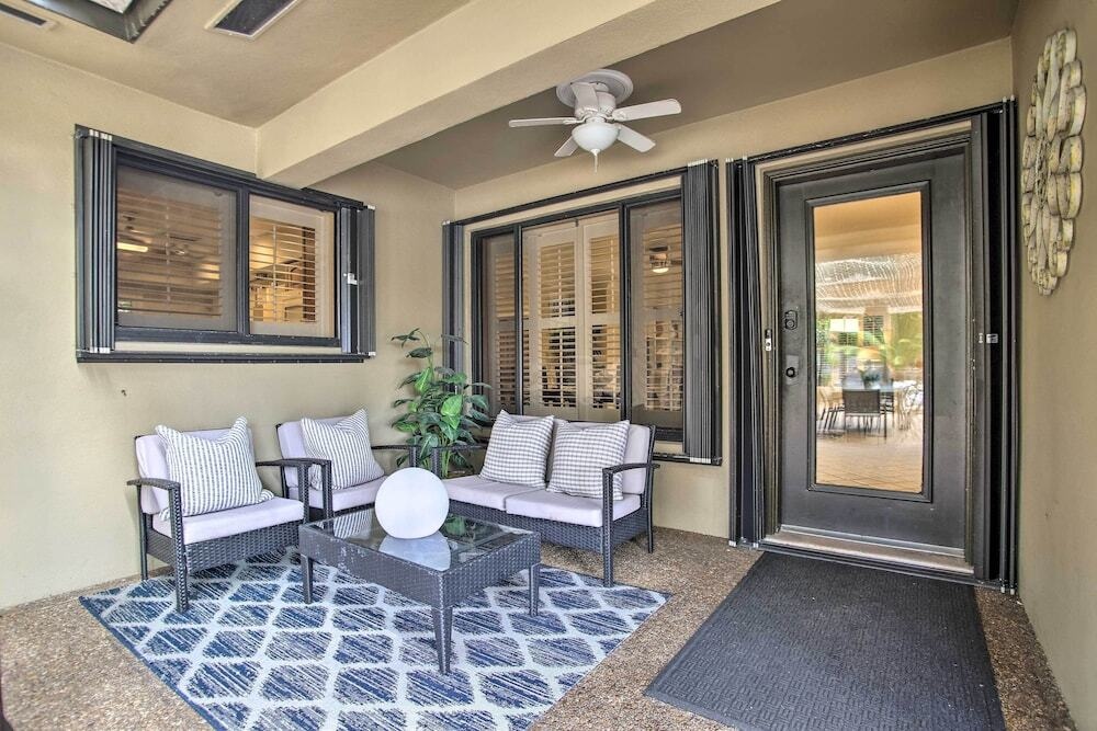 2 Mi to Beach: Updated & Private Oakland Park Gem!