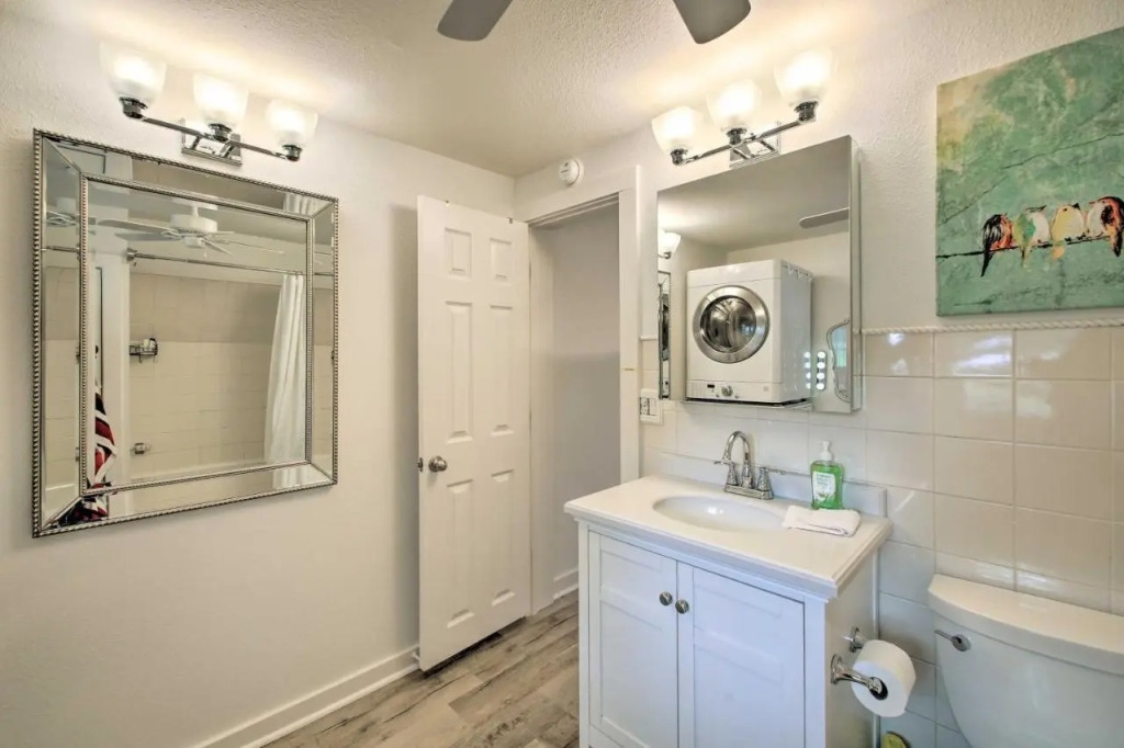 Deck, Boat Slip + Views: Lake Hamilton Cabin!