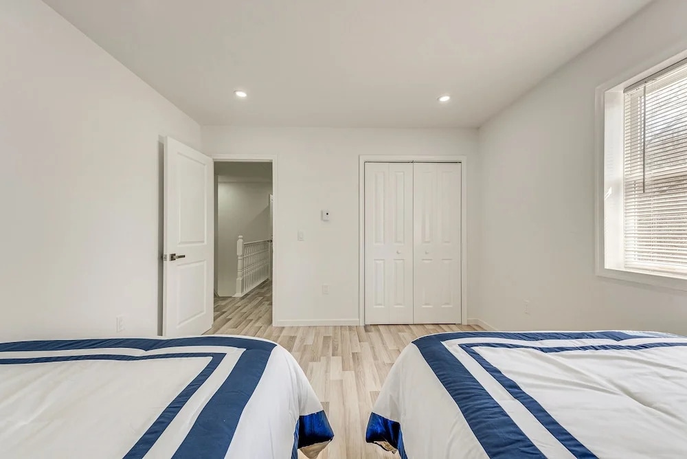 Chic Coolbaugh Township Getaway w/ Hot Tub!