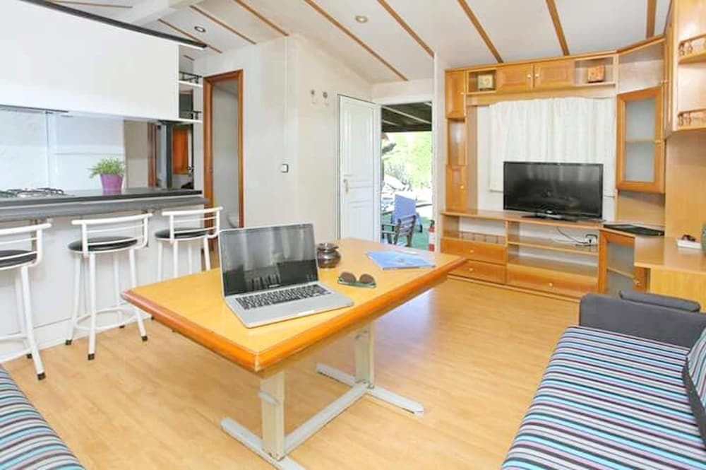 Bungalow with 2 bedrooms in Tarifa with wonderful mountain view enclosed garden and WiFi 3 km from the beach