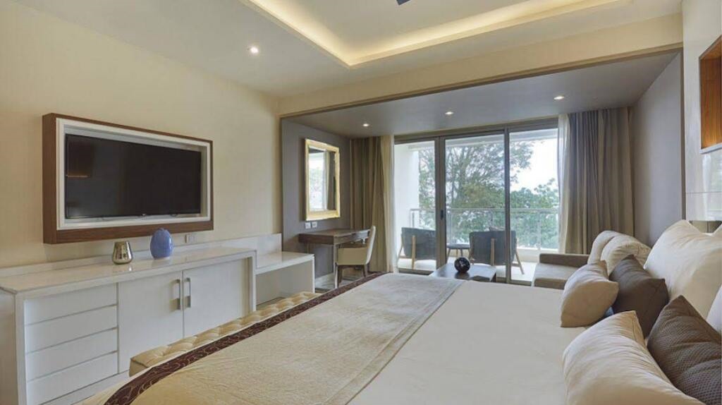 Breezes Grand Resort & Spa