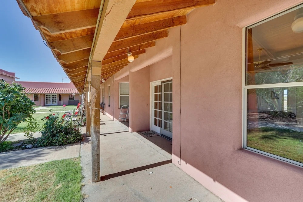 Eloy Retreat w/ Pool Access + Central A/c!