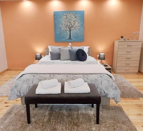 Unique, Stylish Studio Near Beaches