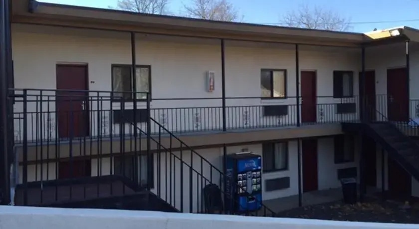Budget Inn