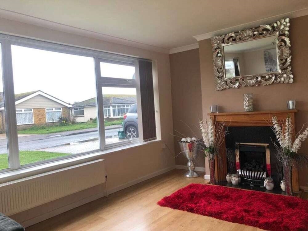 Bungalow 2 Min Walk To Beach And Sea Sleeps 6