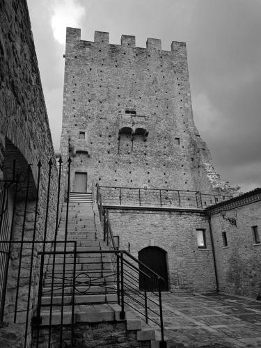 Castel Di Pietra