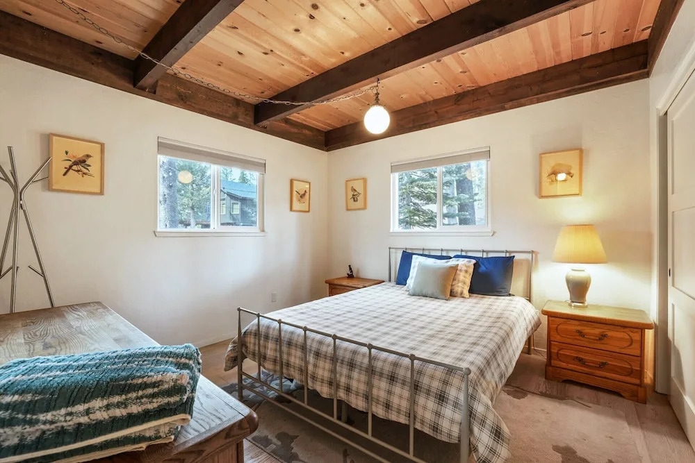 Christmas Valley Chalet Tahoe Adventure Awaits!