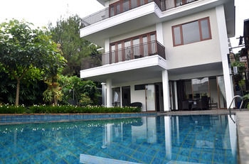 Asri Villa Dago Private Pool