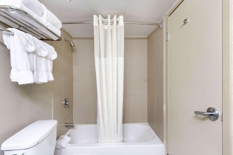 Spark by Hilton Cleveland Beachwood