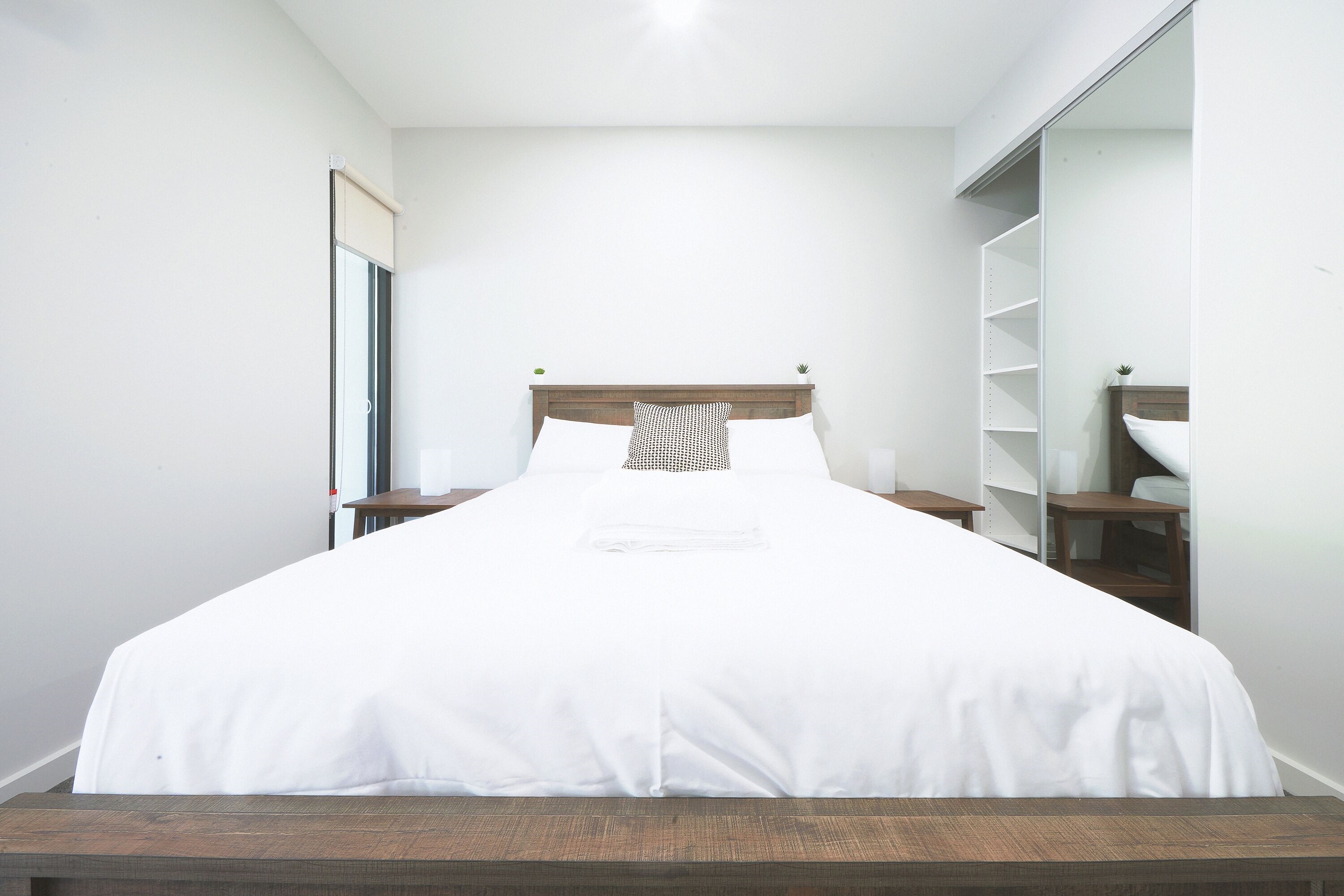 Modern apt in heart of the city