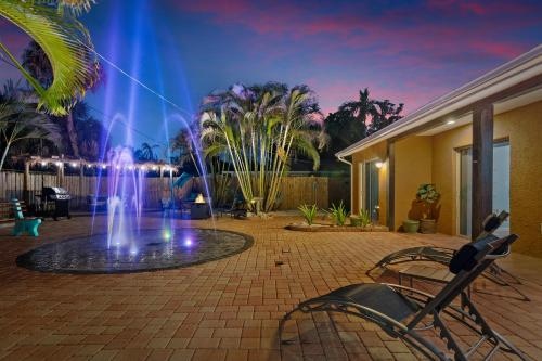 Coastal Villa W Amazing Courtyard Splash Pad
