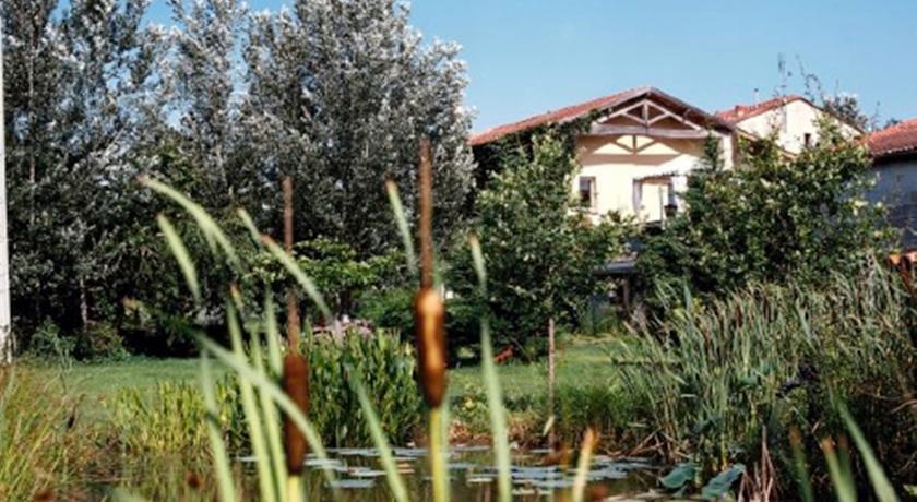 Maison d'Hôtes L'Arbre Rouge
